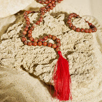 Stärkende Mala-Halskette aus rotem Jaspis